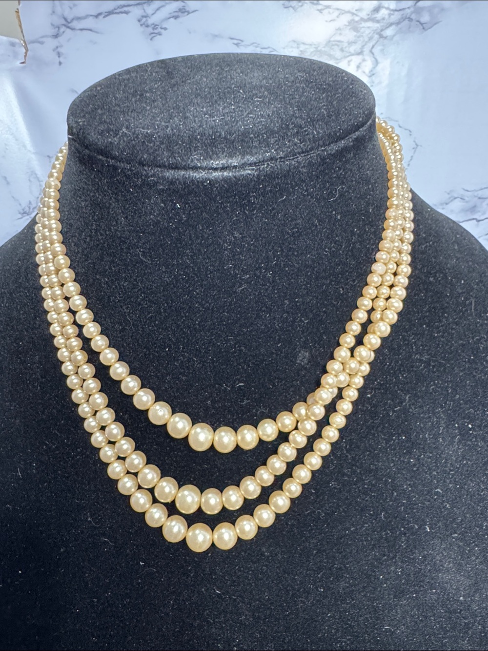 VTG Source Unknown Triple-Strand Cream Pearl Necklace